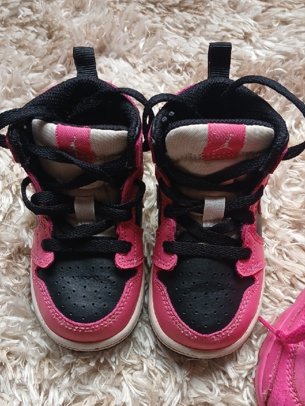Toddler Girls Nike Sneaker Lot - Jordan 1 Mid & Air Max Pink Black Size 6 - Picture 2 of 9